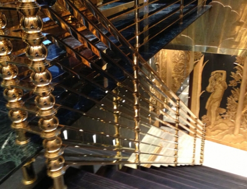 Balustrade in mirror polished brass